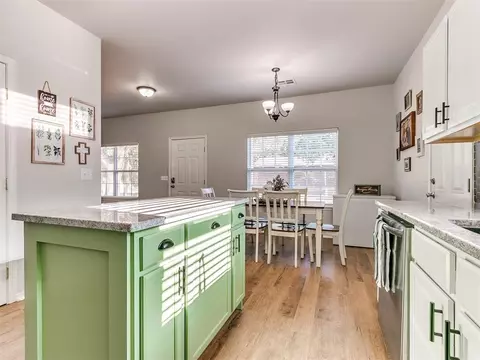 919 E Perkins Ave, Guthrie, OK 73044 photo 9