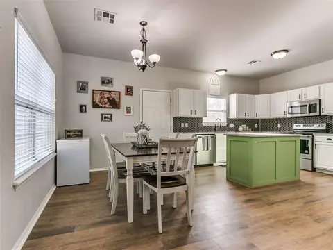 919 E Perkins Ave, Guthrie, OK 73044 photo 4