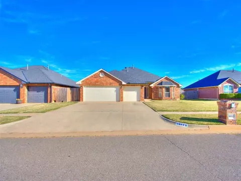 10813 NW 37th St, Yukon, OK 73099
