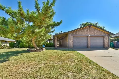 12020 Camelot Ct, Oklahoma City, OK 73120