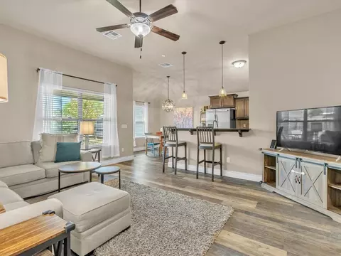 18204 Sandhurst Ct, Edmond, OK 73012