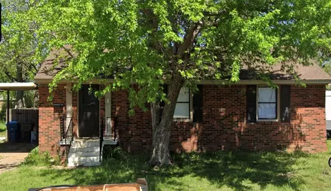 305 E Fairchild Dr, Midwest City, OK 73110