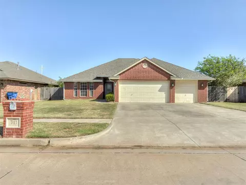 741 E Pointe Court Ln, Mustang, OK 73064