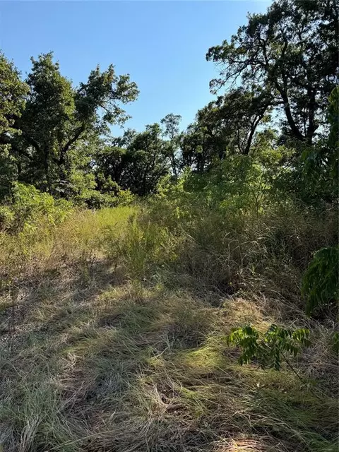 2301 E Triplett Rd, Guthrie, OK 73044 photo 2