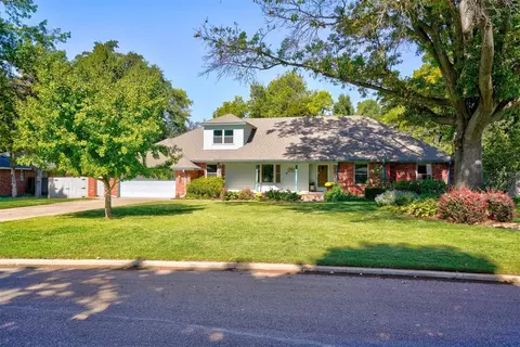 1029 Walnut Rd, Norman, OK 73072