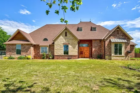 7829 E 2nd St, Edmond, OK 73034 photo 1