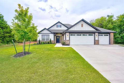 3102 NW 27th St, Newcastle, OK 73065