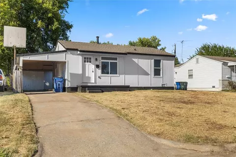 1214 California Ave, Chickasha, OK 73018