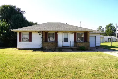 2437 Townsend Dr, El Reno, OK 73036