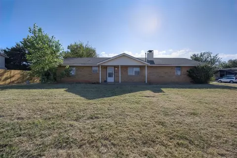 2200 N Santa Fe Ave, Moore, OK 73160
