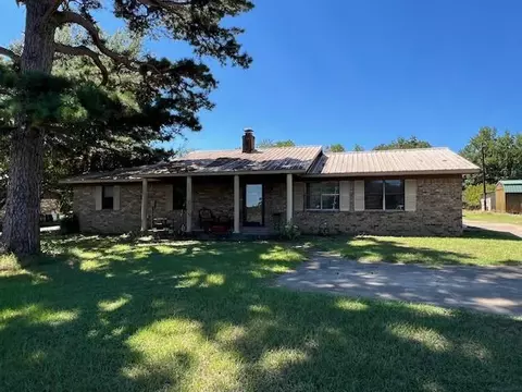 2015 Rodeo Rd, Broken Bow, OK 74728
