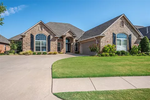 2025 Red Prairie Dr, Edmond, OK 73025