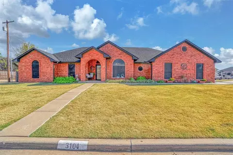 3104 Mallard Cir, Altus, OK 73521