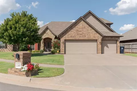 12609 NW 7th St, Yukon, OK 73099