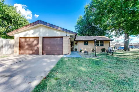 3112 Oakbrook Dr, Del City, OK 73115