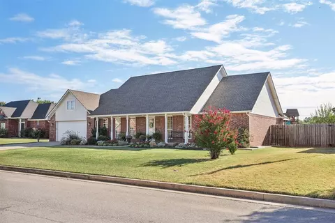 1510 Silver Oak, Blanchard, OK 73010