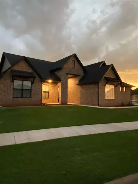 1339 Crimson Dr, Weatherford, OK 73096