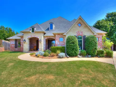 500 Celtic Ct, Edmond, OK 73025