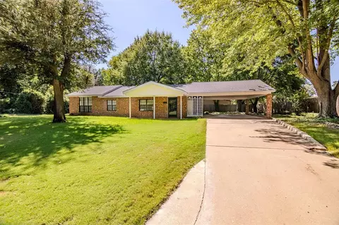 902 N Carr Ave, Wynnewood, OK 73098
