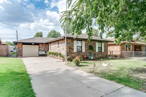 1411 W London St, El Reno, OK 73036