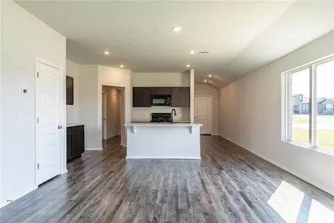 501 E Oak Tree Ave, Perkins, OK 74059 photo 8