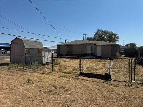 1409 E Hemlock St, Altus, OK 73521 photo 3