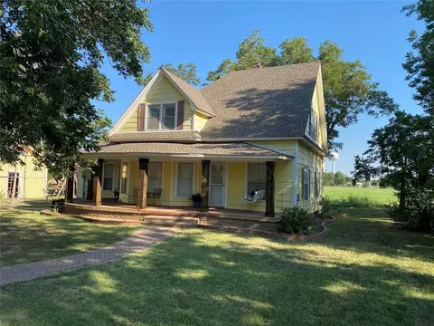311 S Pine St, Crescent, OK 73028
