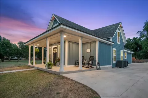 714 Elm Ave, Yukon, OK 73099