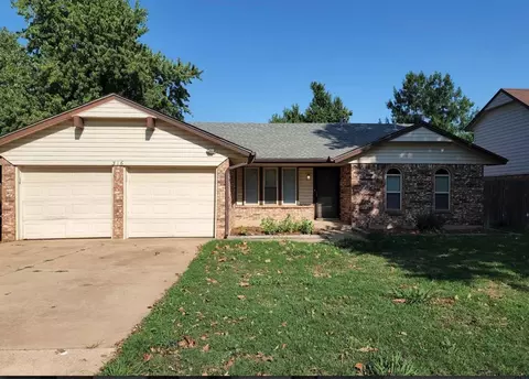 316 S English, Moore, OK 73160