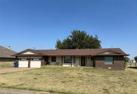 811 N 3rd St, Okeene, OK 73763