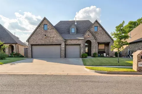 13813 Pennyworth Dr, Yukon, OK 73099