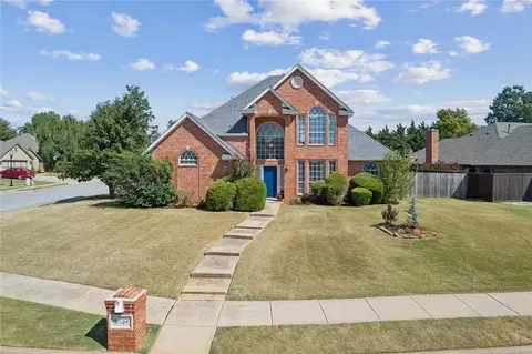 2524 Fernwood Dr, Edmond, OK 73034