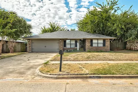 920 SE 15th St, Moore, OK 73160