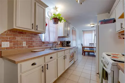 1404 E Wayne St, Shawnee, OK 74801 photo 11