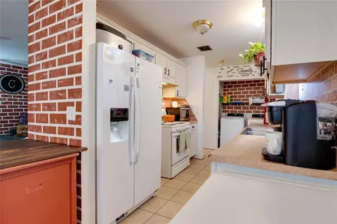 1404 E Wayne St, Shawnee, OK 74801 photo 8