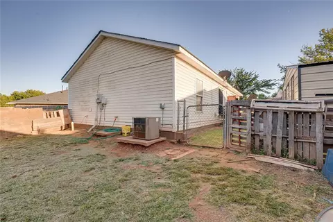 1404 E Wayne St, Shawnee, OK 74801 photo 22