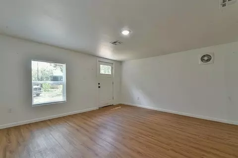 517 E Linn St, Norman, OK 73071 photo 7