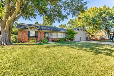 2416 NW 55th Pl, Oklahoma City, OK 73112