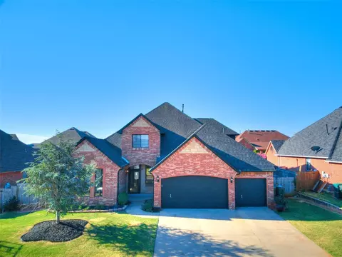 912 Preston Park Dr, Yukon, OK 73099