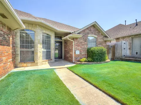 220 Stone Creek Rd, Oklahoma City, OK 73130