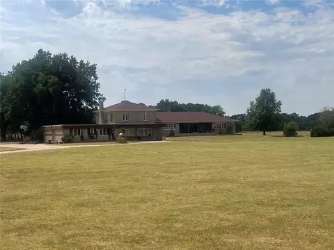 22744 Route 66 N, Clinton, OK 73601