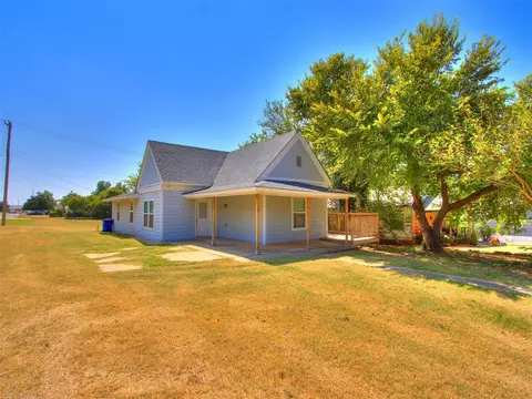 923 E Vilas Ave, Guthrie, OK 73044 photo 4