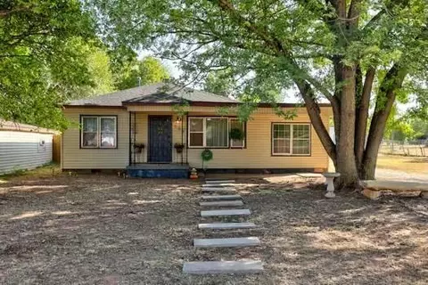 108 Delaware St, Perry, OK 73077