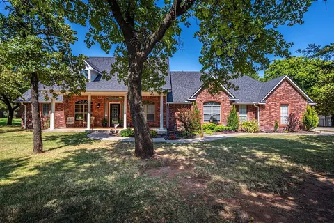 2372 Blue Spruce Dr, Blanchard, OK 73010