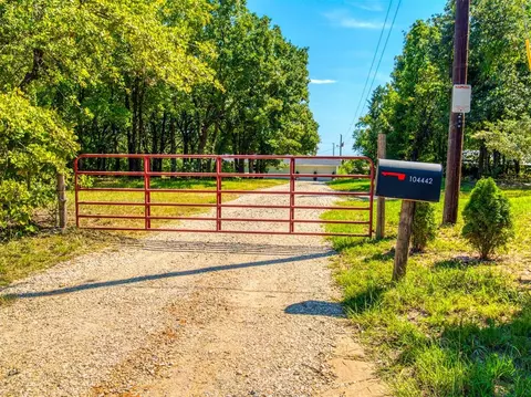 104442 S 3570 Rd, Prague, OK 74864