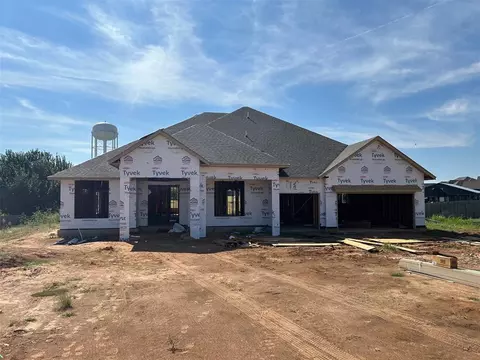 9900 Volare Dr, Yukon, OK 73099