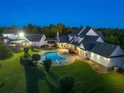 2401 W Sierra Springs Dr, Edmond, OK 73012
