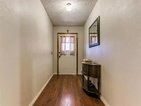990 S Post Rd, Guthrie, OK 73044 photo 4