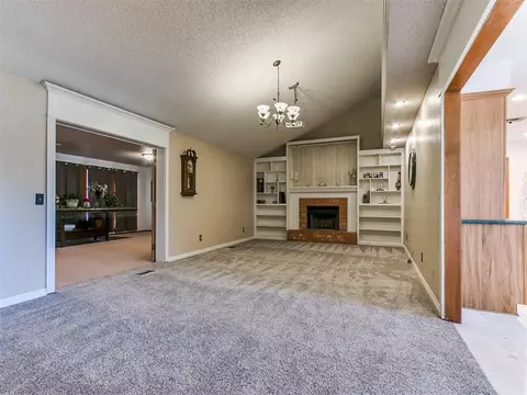 990 S Post Rd, Guthrie, OK 73044 photo 5