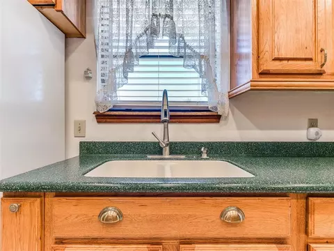 990 S Post Rd, Guthrie, OK 73044 photo 14